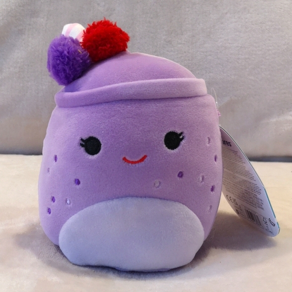 Squishmallow 5 inches Vie, purple berry smoothie cup - Picture 1 of 6